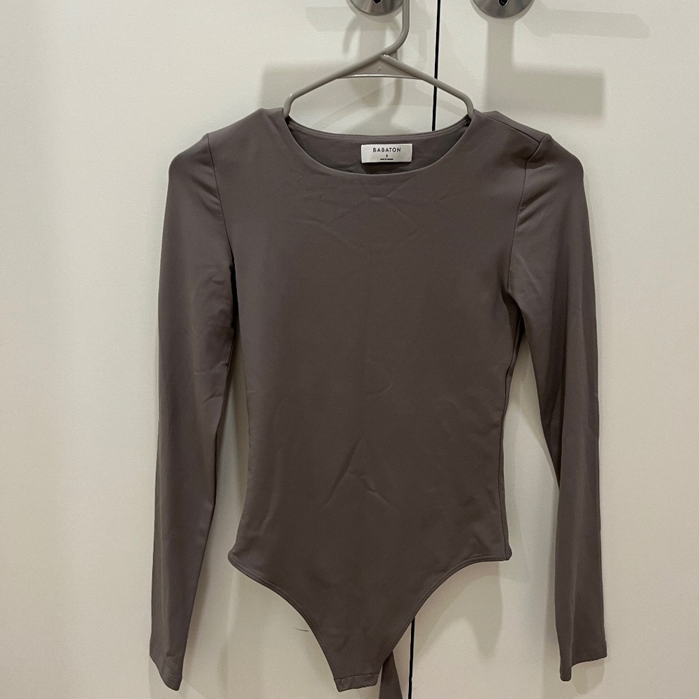 Aritzia Babaton Size Small Long Sleeve bodysuit grey